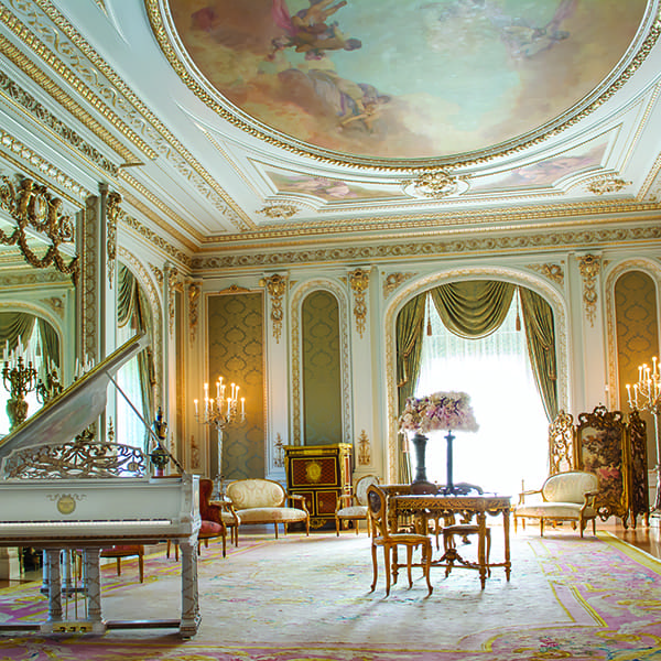 FEATURE.RINGLING.V5.WHITE HALL Drawing Room©.600