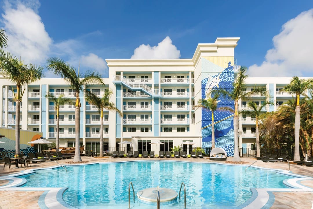 FL KEYS SPOTLIGHT.V10.24 North Pool 3 2018
