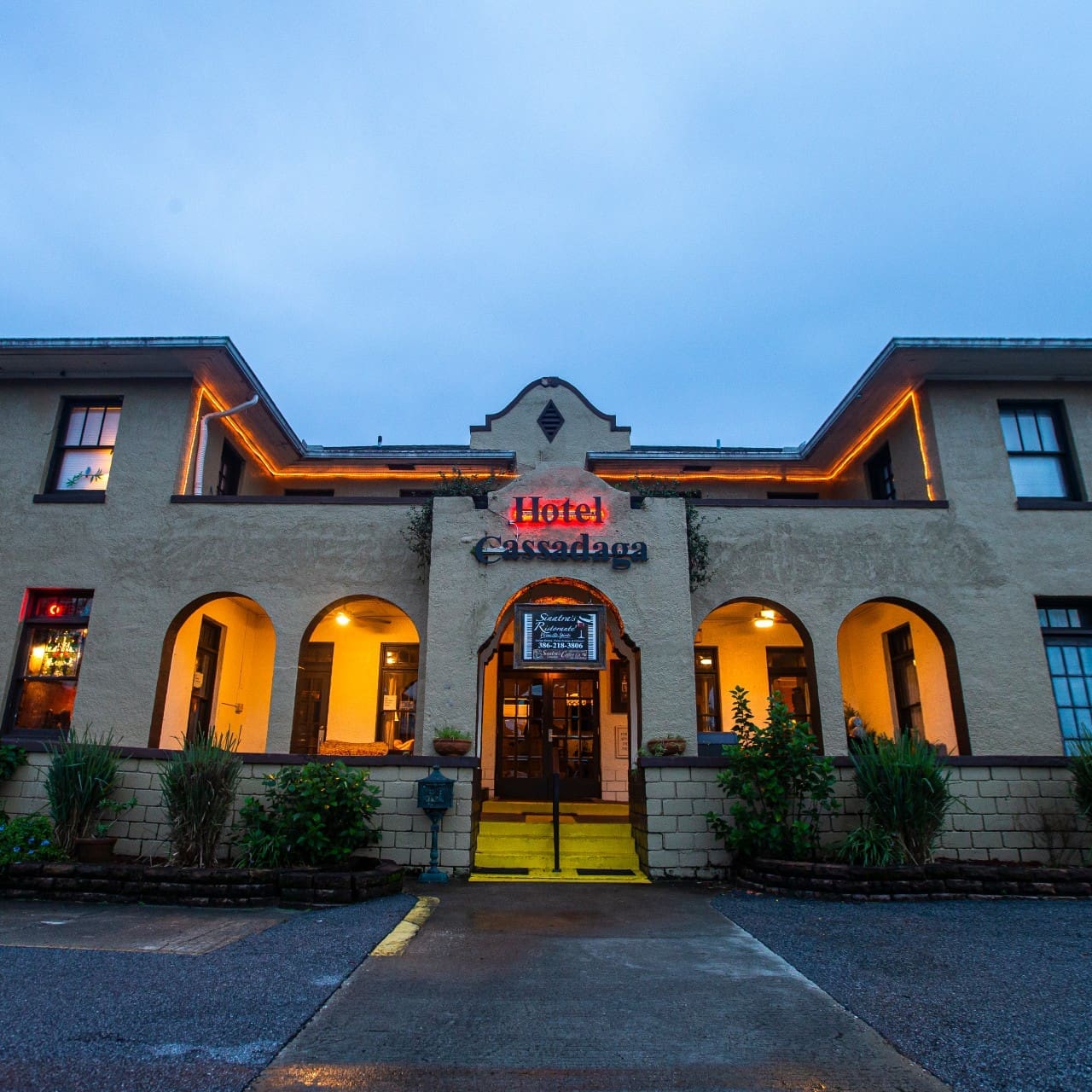Cassadaga hotel SQ