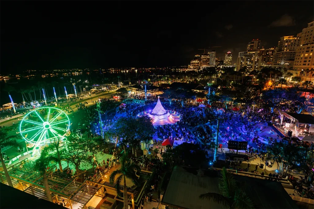 12 Places to See Holiday Lights in Florida 7 Sandi the Tree.