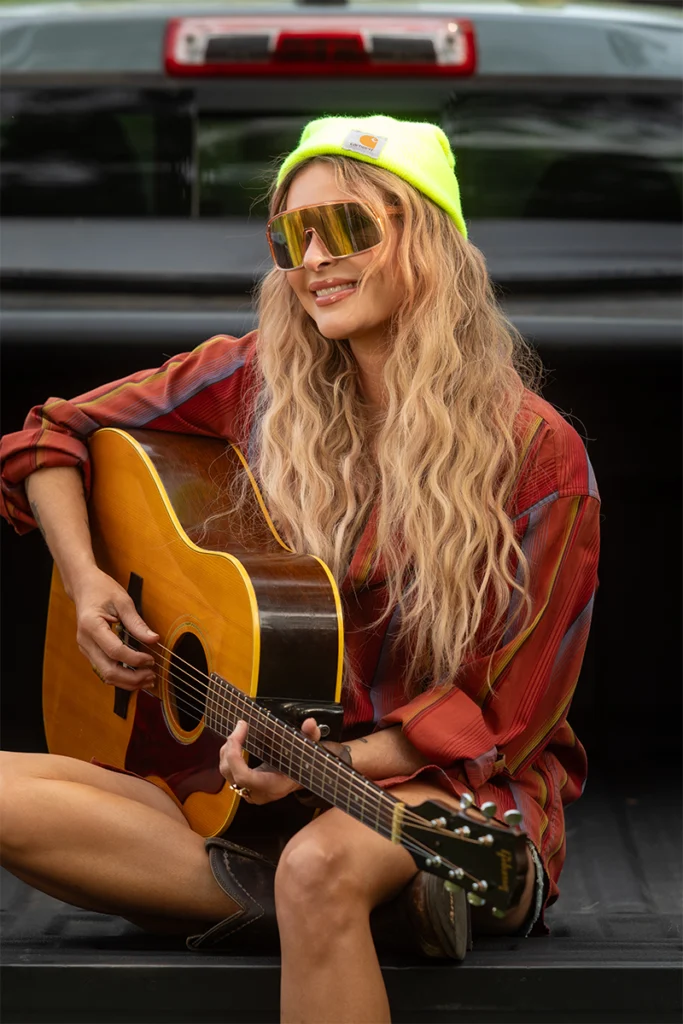 'The Easy Kind,' Based on Singer Elizabeth Cook's Life, Releases After Eight Years 2 Elizabeth Cook playing guitar