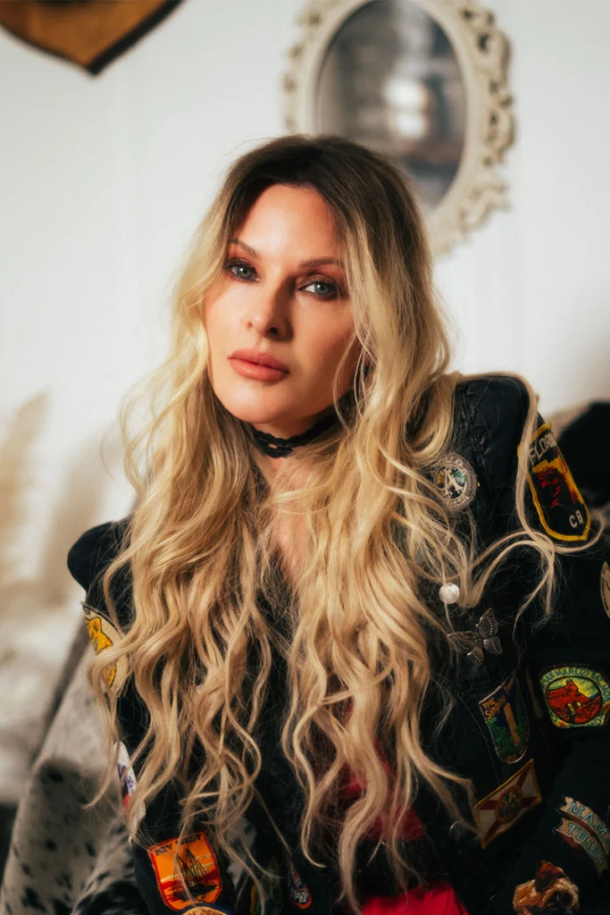 'The Easy Kind,' Based on Singer Elizabeth Cook's Life, Releases After Eight Years 1 Elizabeth Cook Portrait